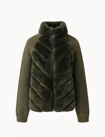 Arctic Velvet – Luxus Fell-Strickjacke 2025