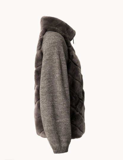 Arctic Velvet – Luxus Fell-Strickjacke 2025