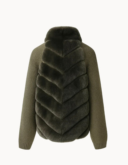 Arctic Velvet – Luxus Fell-Strickjacke 2025